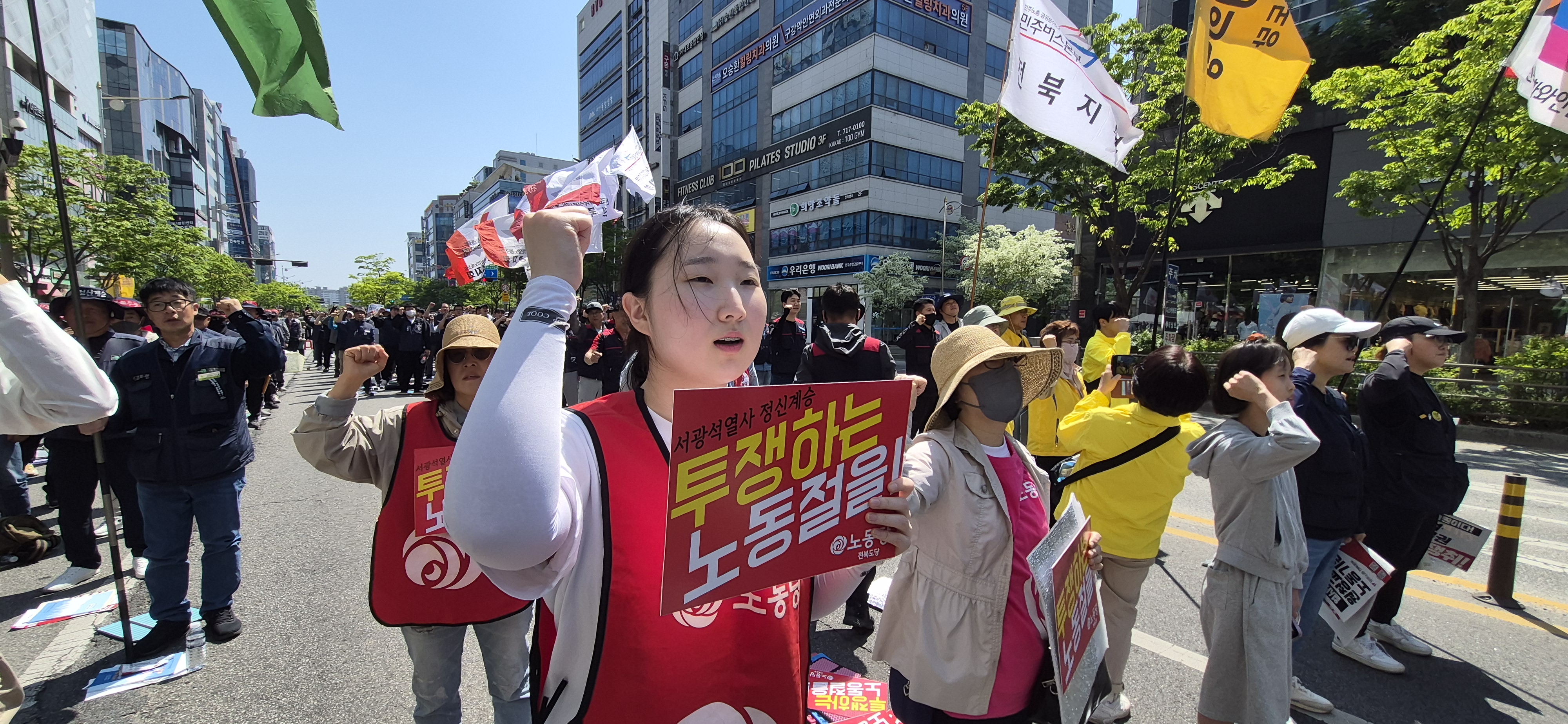 임창현님의 프로필 배경